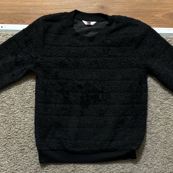 No Boundaries Junior Size S(3-5) Sherpa Black Textured Sweater Like New - Picture 3 of 8